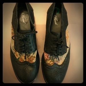 Adorable Wanted Black & Floral Oxford Shoes